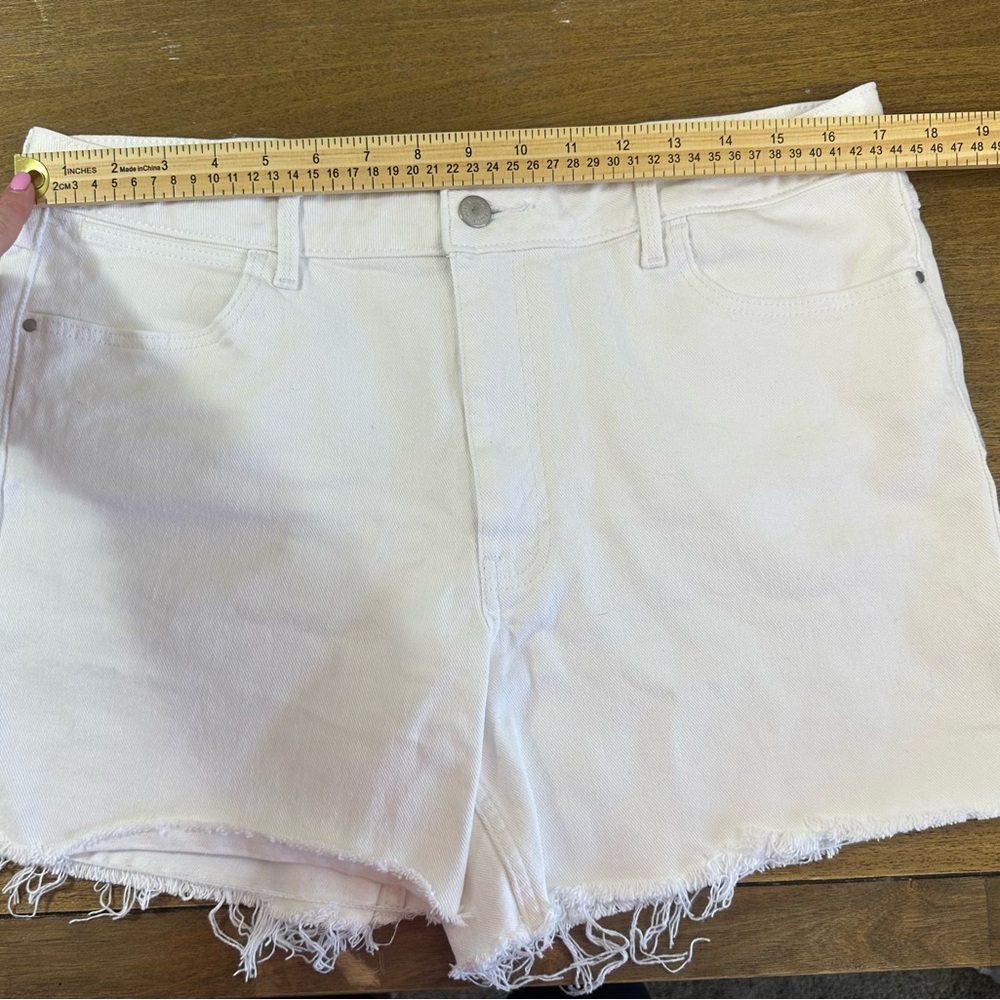 NWOT WRANGLER Classic‎ White Jean Roll Shorts Womens Size 12 - Picture 5 of 6